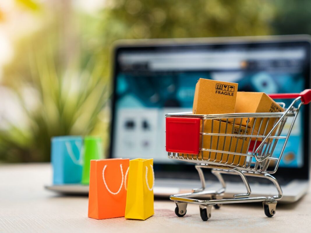 Online Vs Offline Shopping: Which One Is Better - Flickonclick