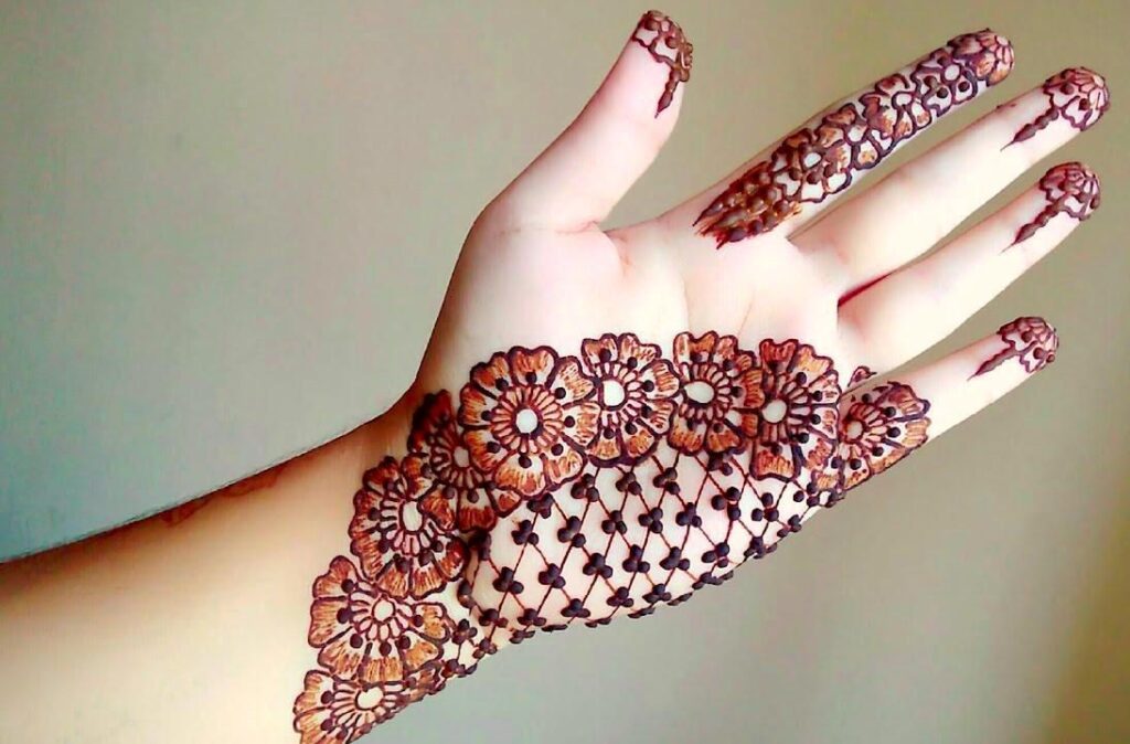 Front Hand Simple Mehndi Designs for Eid 2023 