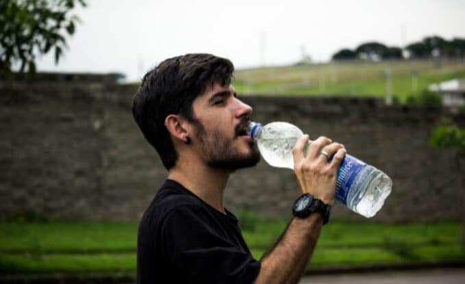 Does Drinking Water Help in Weight Loss? Here's the Answer
