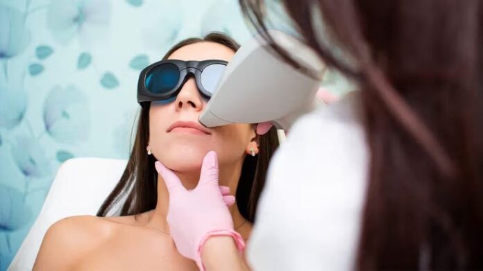 What is Laser Hair Removal Technology? Understanding the Optimal Timing for Treatment to Avoid Skin Damage
