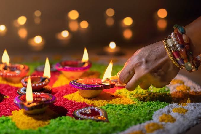 Diwali 2024 Calendar: Dates and Timings for Dhanteras, Choti Diwali, Bhai Dooj, and Govardhan Puja