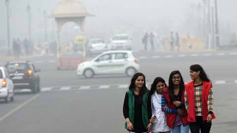 Delhi’s Temperature Fluctuates, Expected to Drop to 10°C by Weekend