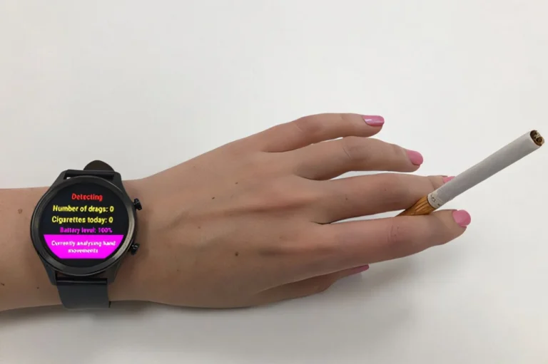 Can Smartwatch Help You Quit Smoking? Here is an Amazing App made by Researchers