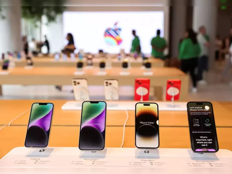 Want to buy iPhone? Huge Discounts on Apple Products during Apple Days Sale